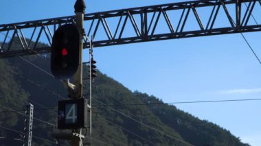 Sillim tren istasyonunda trafik ışığı, Wonju, Güney Kore
