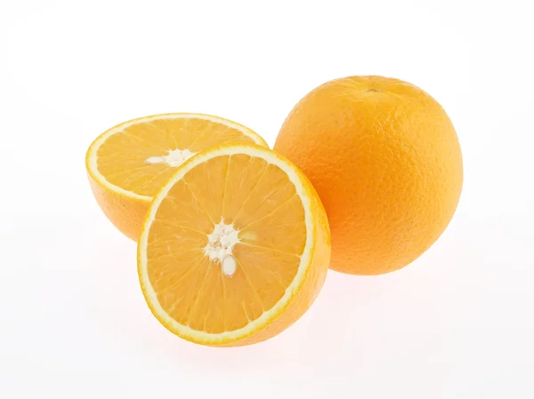 Skiva av färsk orange isolerad på vit bakgrund — Stockfoto