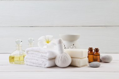 kaplıca tedavisi ahşap arka plan üzerinde güzel kompozisyon