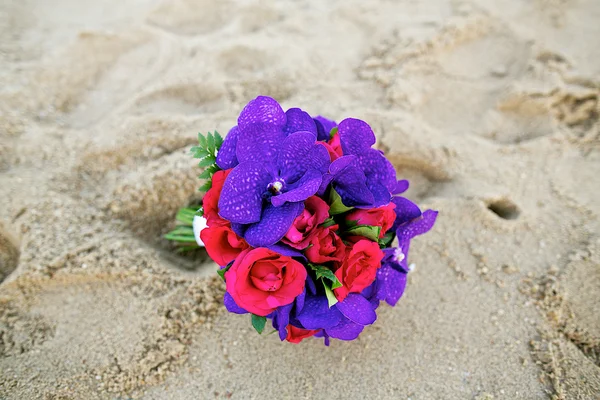 O buquê de casamento cheio de entusiasmo de flor fresca — Fotografia de Stock