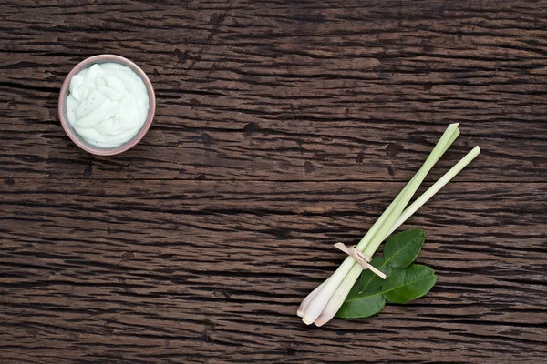 Asiatique fait maison herbes fraîches gommages — Photo