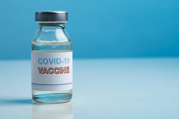 Concept Médical Flacon Bleu Avec Vaccin Sur Fond Blanc — Photo