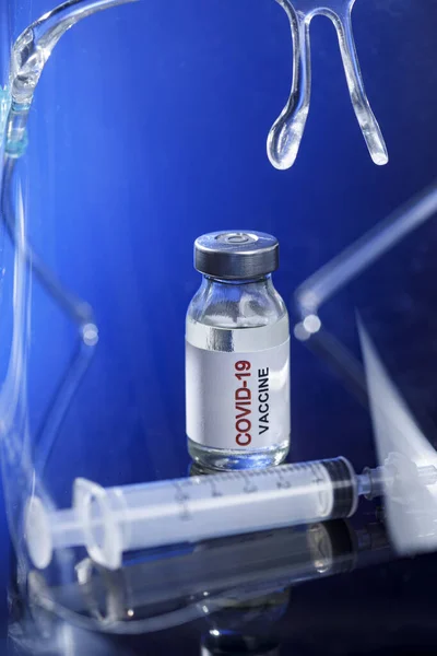 Eine Flasche Impfstoff Eine Spritze Mit Spritze Und Eine Ampulle — Stockfoto