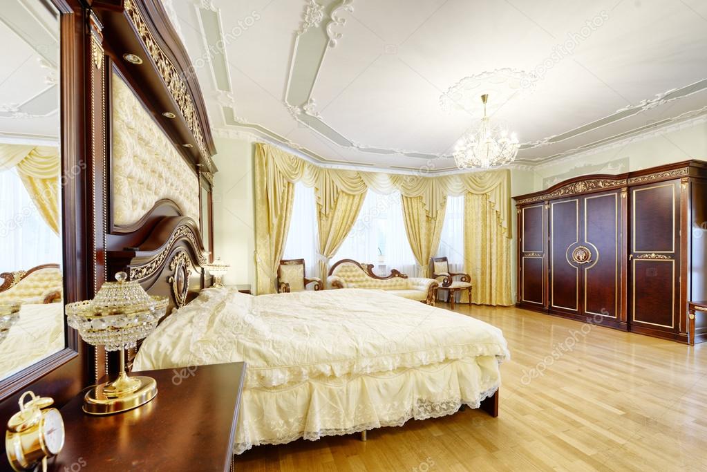 interior design beautiful bedroom in luxury home