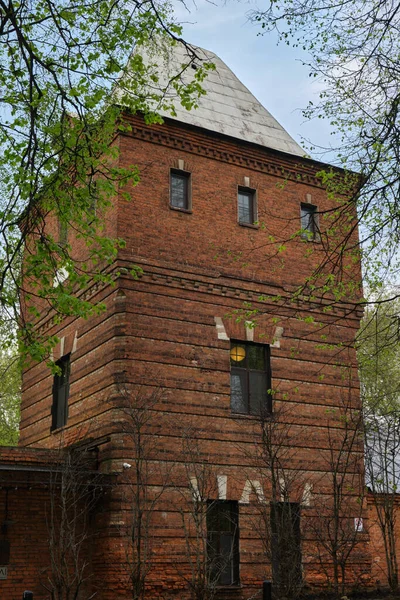 Bratsevo park. Historical manor of Stroganov family. The tower — Stock Photo, Image