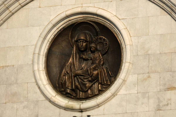 Kurtarıcı İsa Katedrali - bronz süslemeler