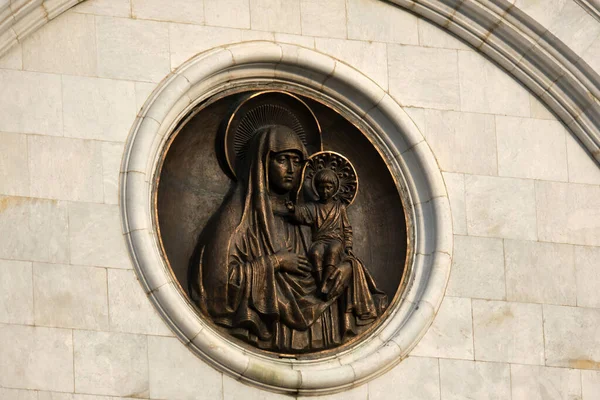 Kurtarıcı İsa Katedrali - bronz süslemeler