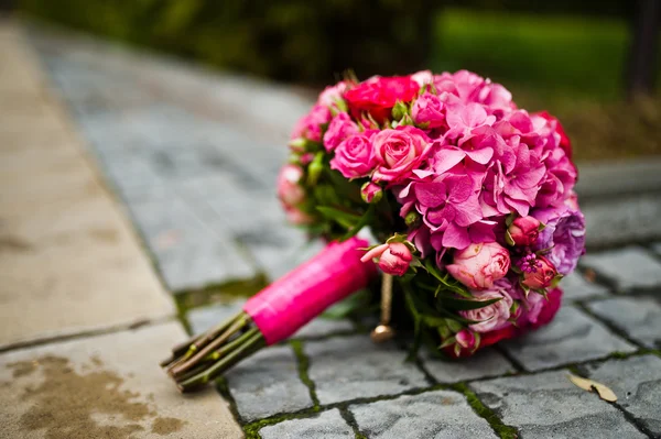 Hochzeitsstrauß aus Rose und Pfingstrose david austin — Stockfoto