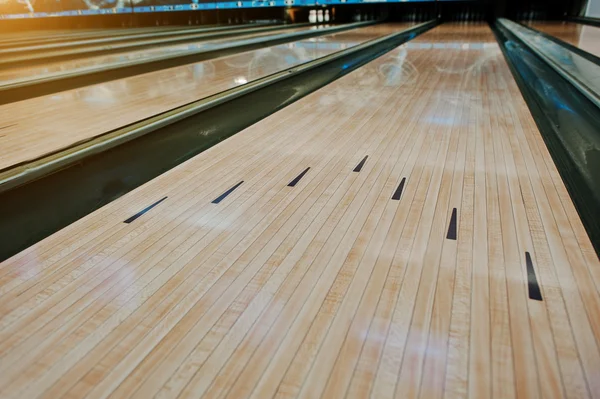 Bowling Holzboden mit Bahn — Stockfoto