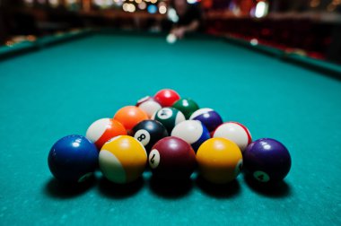 Bilardo masası bilardo topları 