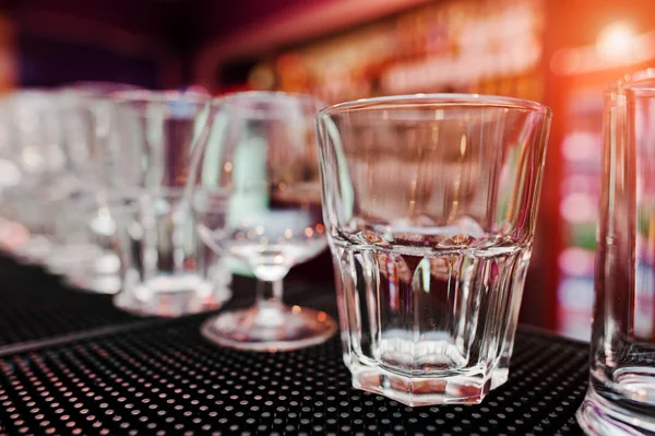 Gyűjtemény kupa szemüveg a bár italok — Stock Fotó