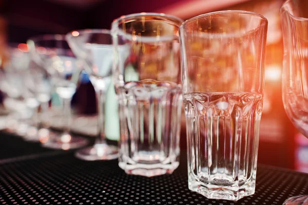 Ensemble de verres de tasse de collection pour boissons de bar — Photo