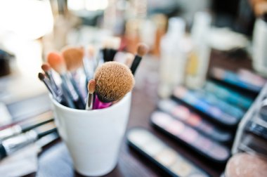 Tohum makyaj masada ayarla