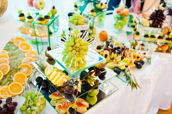 Wedding reception, table of fruits — Stock Photo, Image