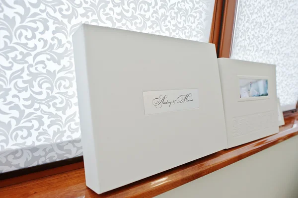 White luxury leather wedding book and album — Stock Photo, Image