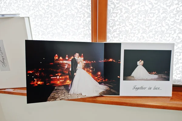 Oldalak-val fénykép album és esküvői könyv — Stock Fotó