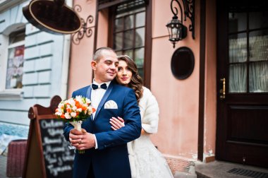 Sokaklarda düğün birkaç kenti yakınlarındaki kahve dükkanı