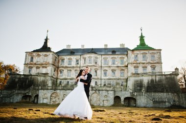 Büyüleyici ve şık Düğün çifti aşk arka plan eski v