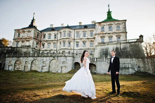 Büyüleyici ve şık Düğün çifti aşk arka plan eski v