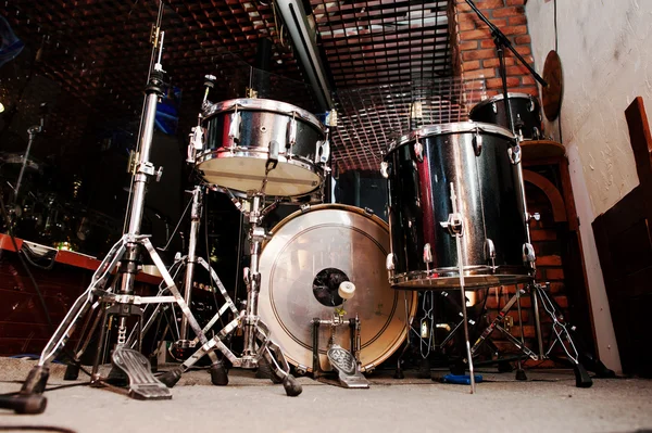 Schlagzeug und Drumsticks — Stockfoto