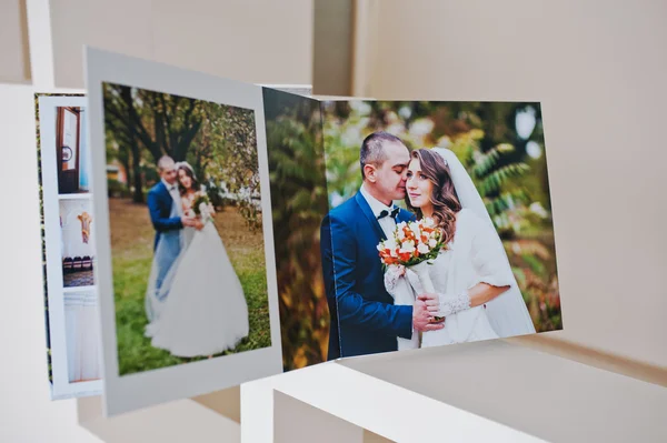 Esküvői fotó esküvői pár könyvet kettős oldalak — Stock Fotó