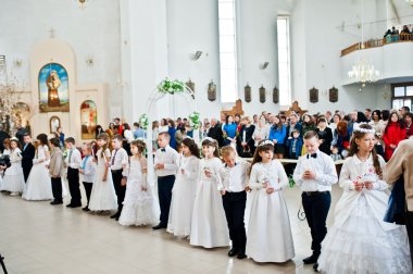 Lviv, Ukrayna - 8 Mayıs 2016: İlk Komünyon töreni ben