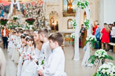 Lviv, Ukrayna - 8 Mayıs 2016: İlk Komünyon töreni ben