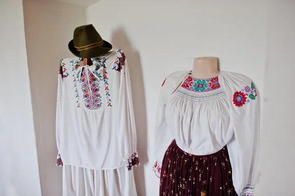 Old men and women's clothing at Transcarpathion region, Ukraine. — Stock Photo, Image