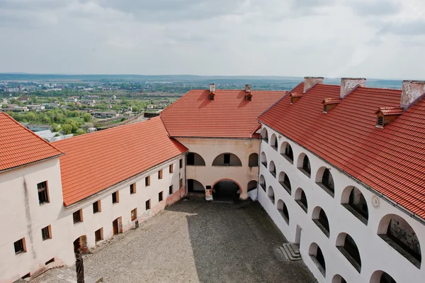 Vue sur le château sur le toit Palanok à Mukachevo, Transcarpates — Photo