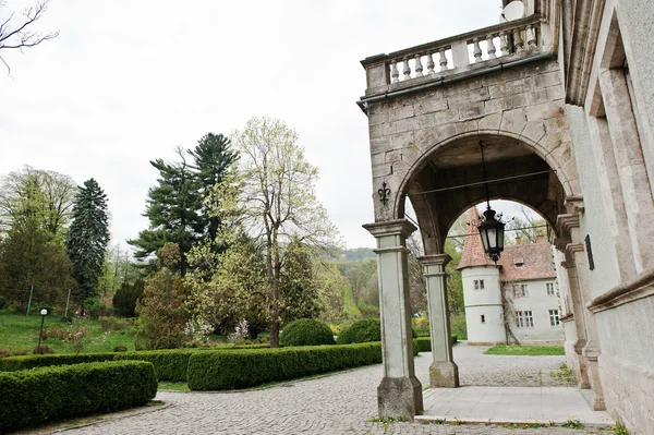 Schonborn jagdschloss in karpaty, transkarpatien, ukraine. bui — Stockfoto