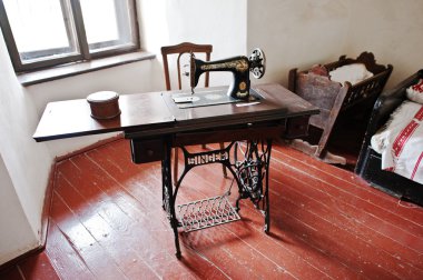 Mukachevo, Ukrayna - Nisan 11,2016: eski vintage Dikiş makine