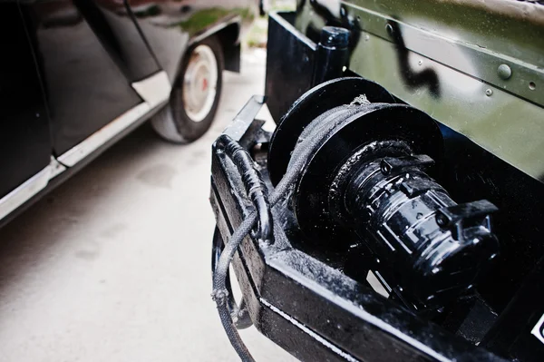 Close-up van Lier, offroad apparatuur op militaire jeep — Stockfoto