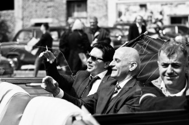 Podol, Ukrayna - 19 Mayıs 2016: Güneş gözlüğü Ray Ban zarif adam