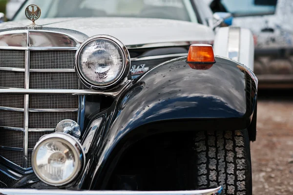 Podol, Ucrania - 19 de mayo de 2016: Phillips Berlina Coupe, vinta vieja — Foto de Stock