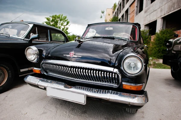 Podol, Ucrania - 19 de mayo de 2016: Classic soviet retro car GAZ-21 V — Foto de Stock