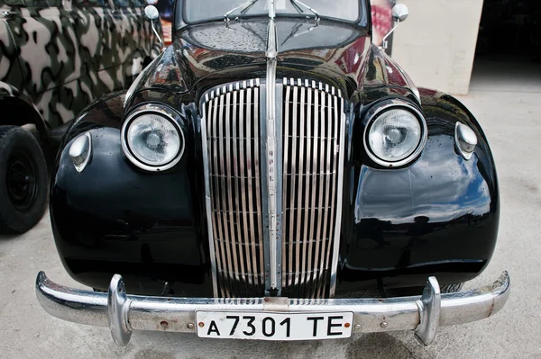 Podol, Ukraine - 19 mai 2016 : Opel Admiral est une voiture de luxe fabriquée — Photo