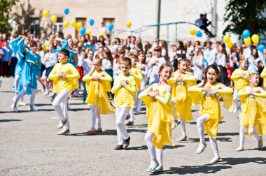 Bila, Ukrayna - 27 Mayıs 2016: Okul ile okul hattı mevcuttur 