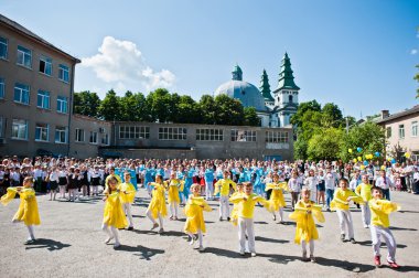 Bila, Ukrayna - 27 Mayıs 2016: Okul ile okul hattı mevcuttur 