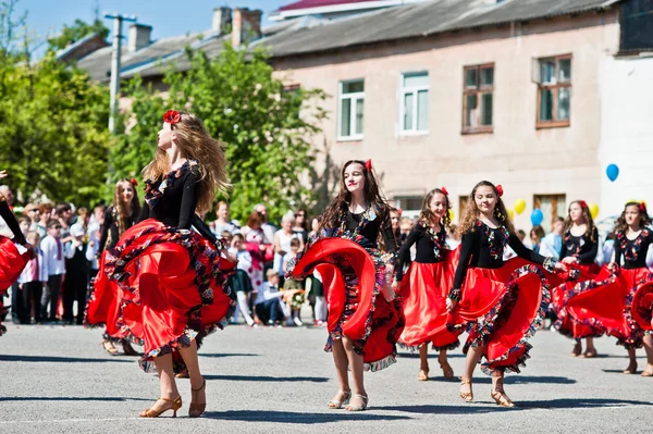 Bila, Ukrayna - 27 Mayıs 2016: Okul ile okul hattı mevcuttur 