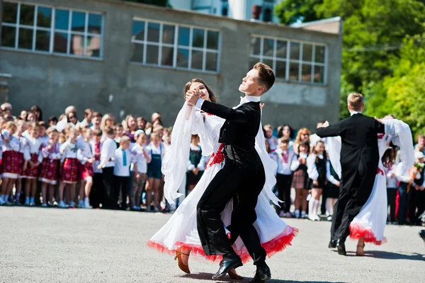 Bila, Ukrayna - 27 Mayıs 2016: Okul ile okul hattı mevcuttur 