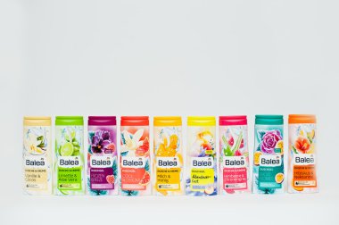 Berezovitsa, Ukrayna - Haziran, 2016 yaklaşık: duş jeli Balea kümesi