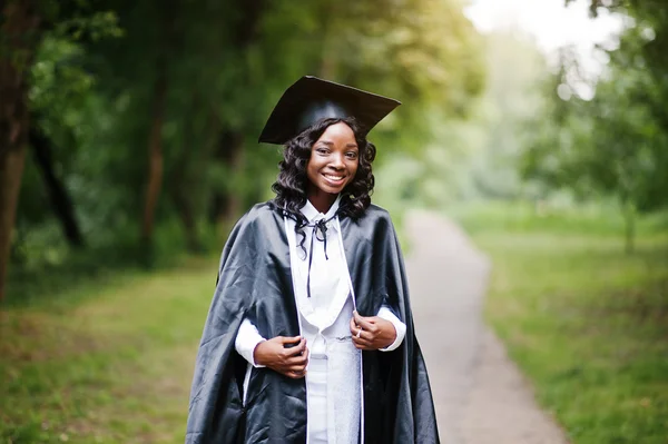 Feliz hermosa negra afroamericana chica — Foto de Stock