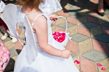 Mukyluntsi, Ukrayna - 26 Haziran, 2016: ilk Komünyon. Bir li