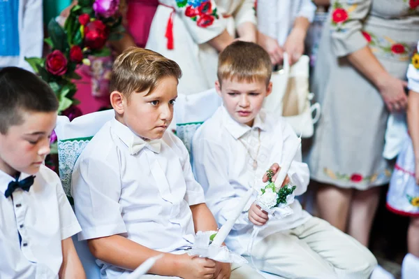 Mukyluntsi, Oekraïne - 26 juni, 2016: eerste heilige communie. — Stockfoto