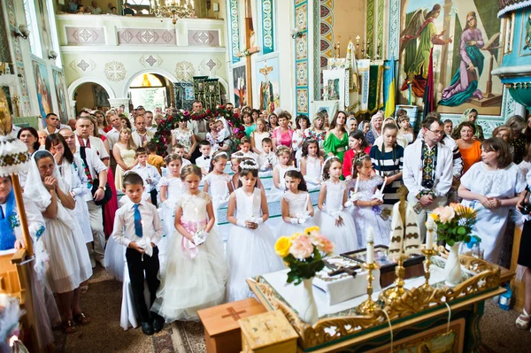 Mukyluntsi, Ukraine - 26 juin 2016 : Première communion . — Photo