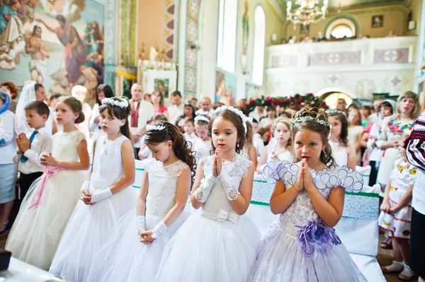 Mukyluntsi, Ukraina - 26 Juni 2016: Komuni Kudus Pertama . — Stok Foto
