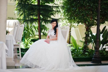 Günaha sittin heyecan verici gelinlik modeli esmer geline