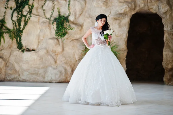 Temptation model brunette bride at exciting wedding dress — Stock Photo, Image