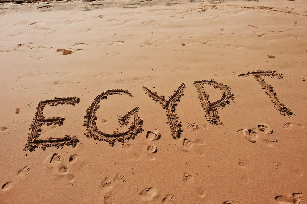 "Egypten "skrivet i sanden på stranden — Stockfoto