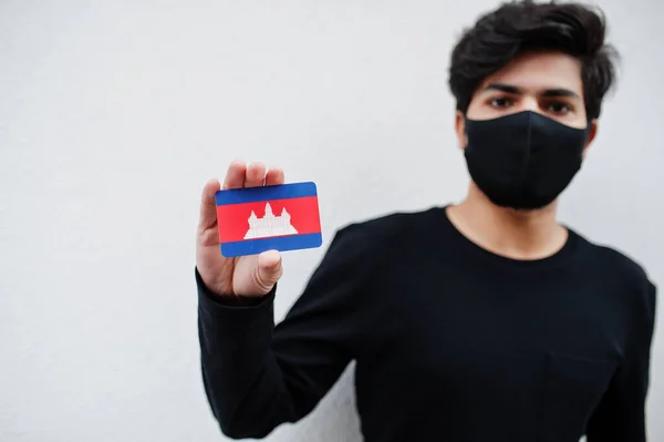 Азіатський Чоловік Носить Усе Чорне Масками Обличчя Тримає Камбоджійський Прапор — стокове фото